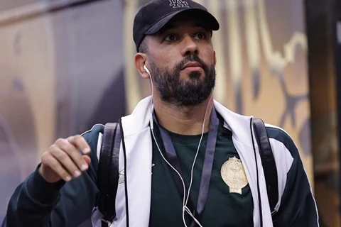 دوري أبطال أفريقيا.. الرجاء المغربي يعلن فسخ عقد أنس الزنيتي